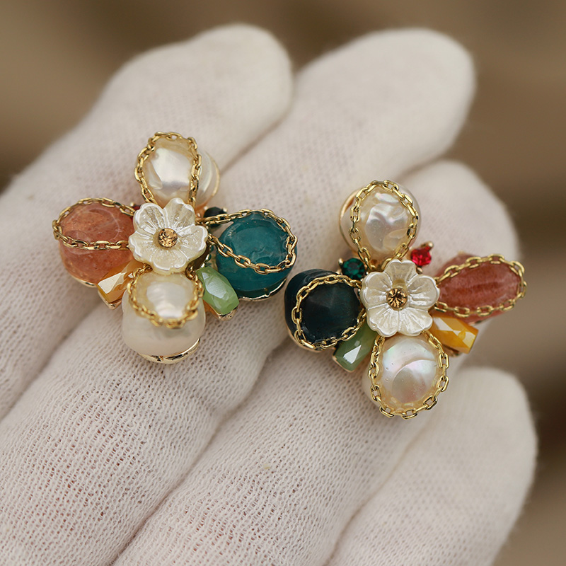 Vintage Fashion Jewelry Brands - Boucles d'oreilles à clous en cristal