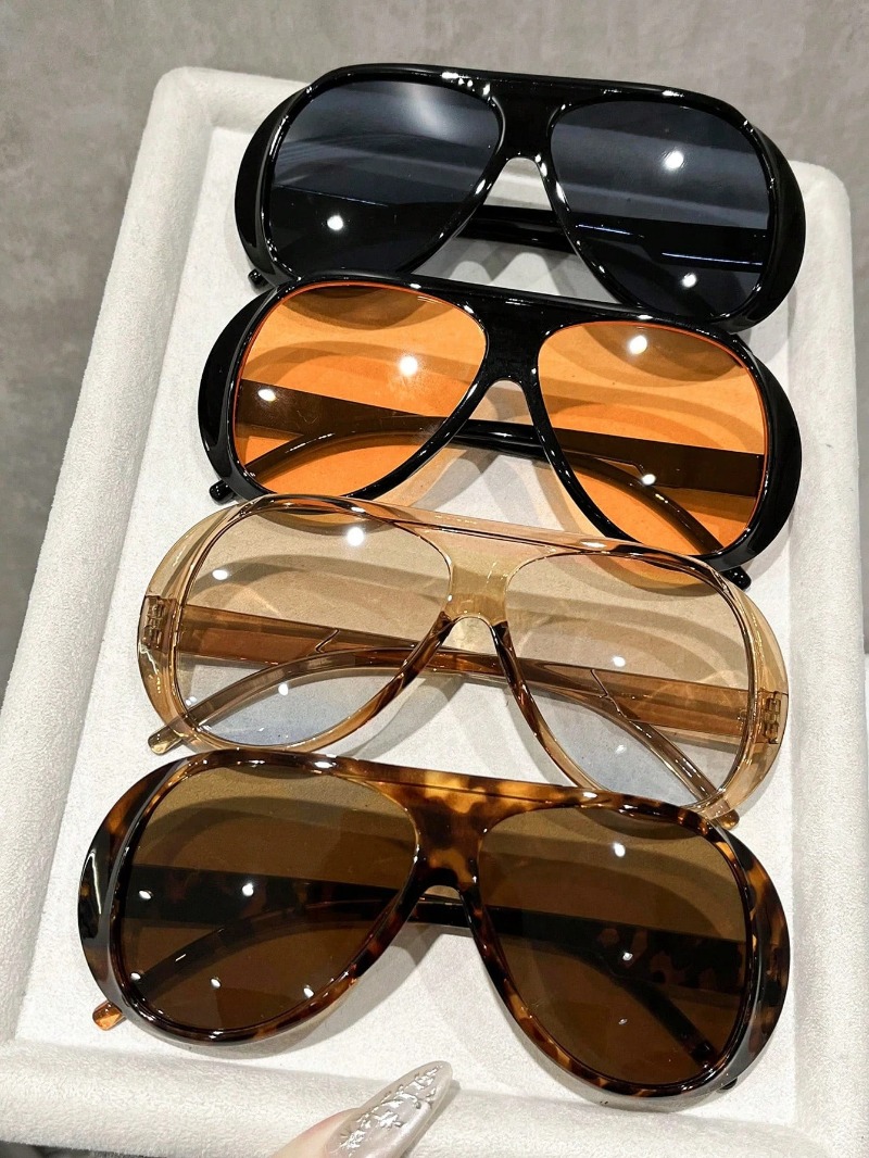 Vintage Fashion Brands - 1/4 Paires de Lunettes de Soleil