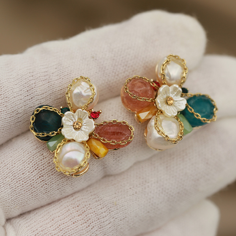 Boucles d'oreilles à clous en  - Vintage Fashion Jewelry Brands avis et prix