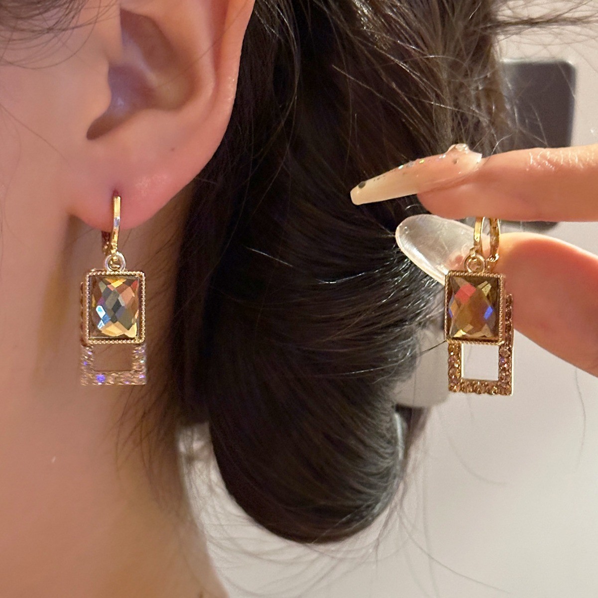 Boucles d'oreilles pendantes e - Vintage Fashion Guild avis et prix