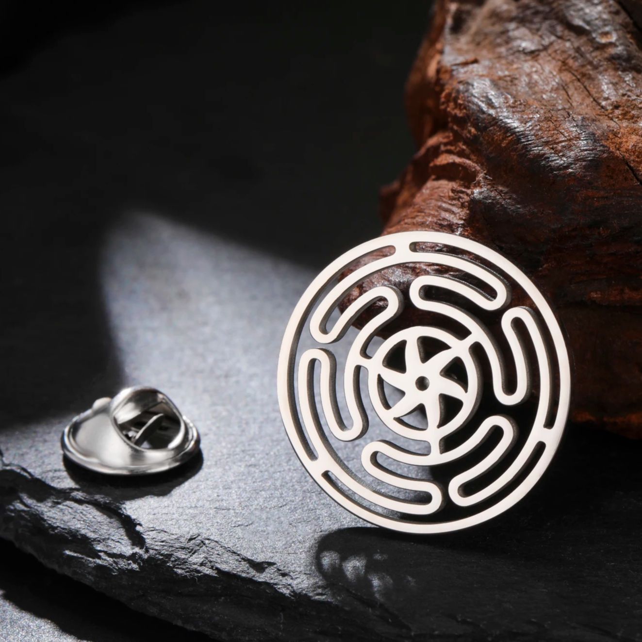 Broche épingle Skyrim Roue de  - Vintage Fashion Wheel avis et prix