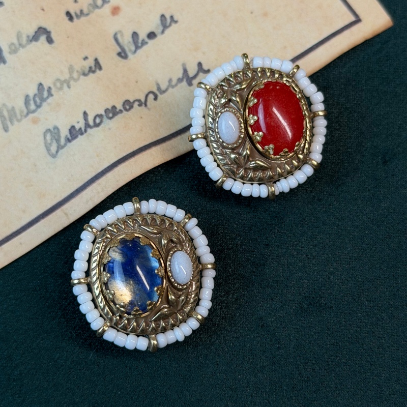 Boucles d'oreilles clous vinta - Vintage Fashion Jewelry Brands avis et prix