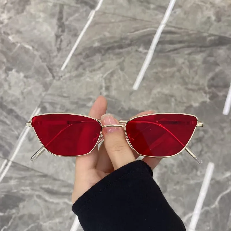 Lunettes de soleil œil-de-chat - Vintage Fashion Brands avis et prix
